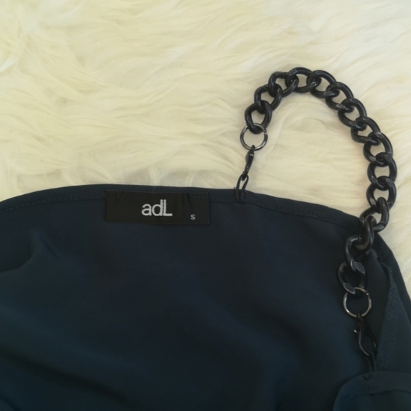 AdL Loose Blouse with Chain Detail - Picture 4 of 6